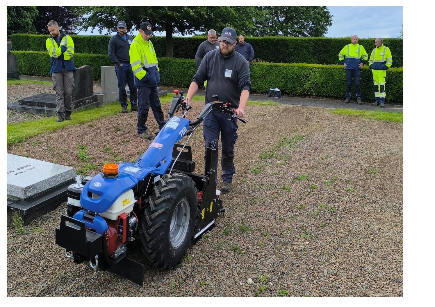Mechanish wieden in grind en zavel